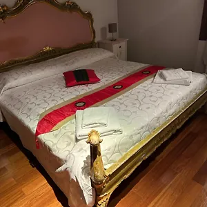 https://1-cadel-traghetto.hotelslidodijesolo.com